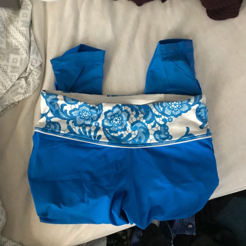 Cropped lululemon blue leggings